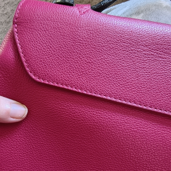 Louis Vuitton Raspberry Lockme Leather Shoulder Bag W/COA - Picture 10 of 15